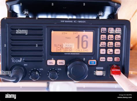 vhf radio channel for distress call